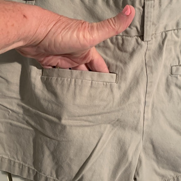 Ann Taylor Loft Khaki Chino shorts - Picture 6 of 9